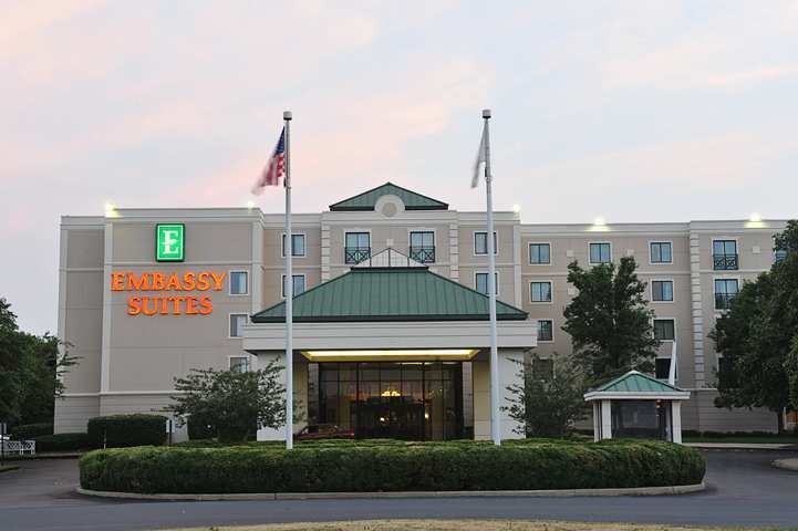 Embassy Suites By Hilton Philadelphia Airport Exterior photo